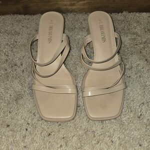 Dream Pairs Women's Cream Strappy Sandals